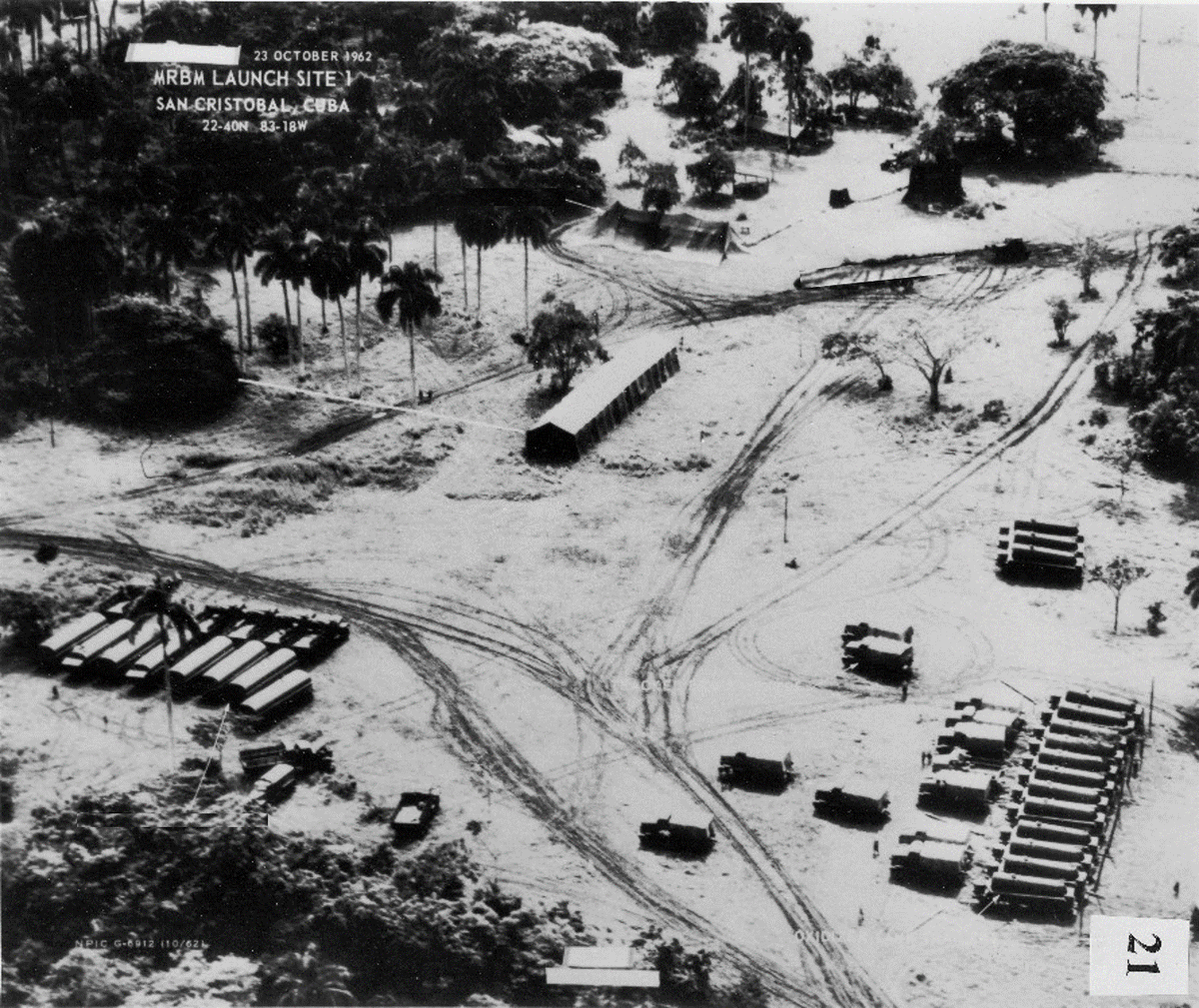 Ракеты на кубе. Советская Военная база на Кубе 1962. Советские ракеты на Кубе 1962. Куба 1962 Карибский кризис. Ядерные ракеты на Кубе 1962 год.